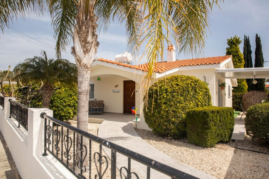  Win Win Estates Bungalow in Peyia - Coral Bay - Paphos Ref. WW12499 in Pegeia-Pafos to rent