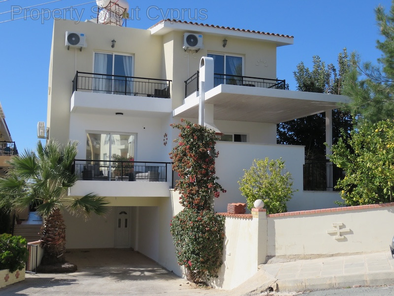 Luxury 4-Bedroom Villa in Peyia in Pegeia-Pafos for sale
